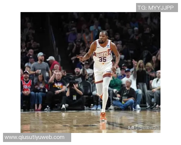 布克新赛季目标明确努力沟通助力每日进步稳步前行